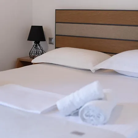 Miamis Mykonos I Plintri